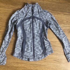 LuluLemon Athletica warm up jacked size 6